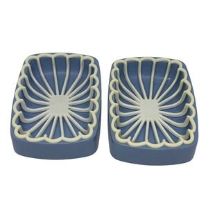 VTG Arrow Soap Dish Blue White Plastic Scalloped Drain Tray USA MCM Set of‎ 2
